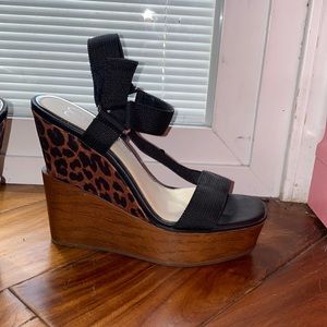 Wood grain leopard Jessica Simpson platform wedge